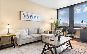 Upscale 1-Bedroom High-Rise With River Views Downtown Pittsburgh
